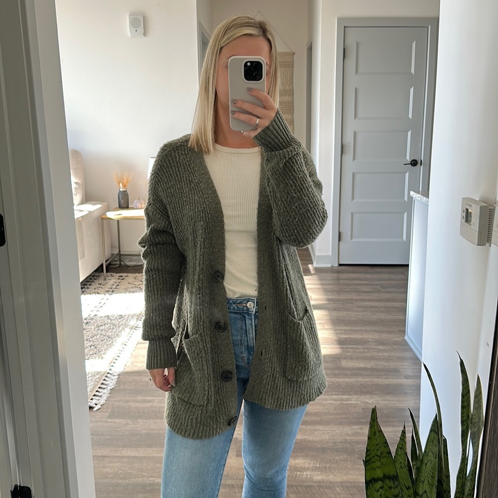 Green American Eagle cardigan